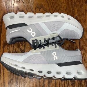 OnCloud Cloudrunner sneakers!
